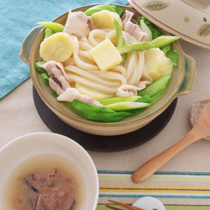 塩辛だれのじゃがバター鍋うどん